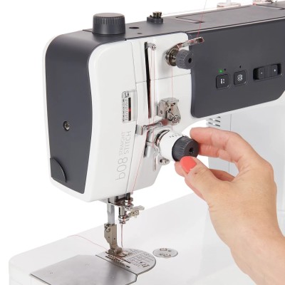 Швейная машина BERNETTE b08 straight stitch