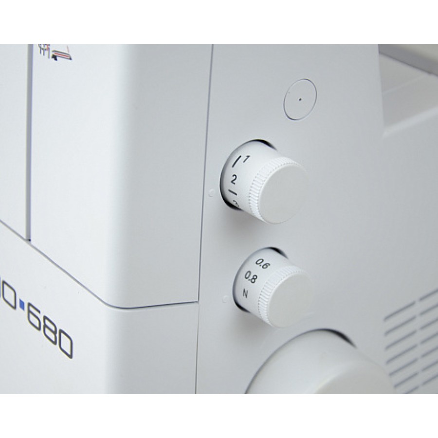 Оверлок  Juki MO 680 
