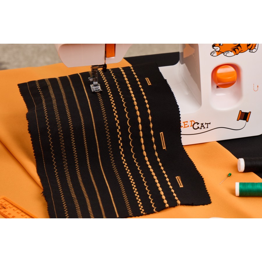 Швейная машина Leader RED CAT