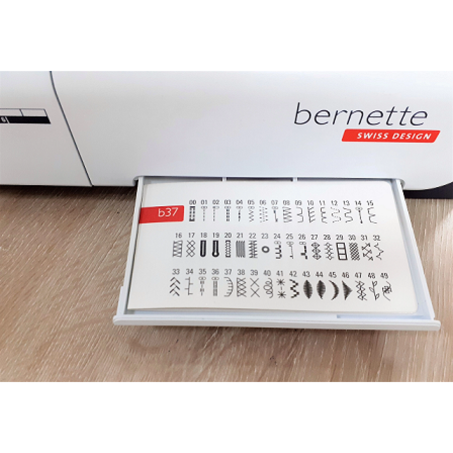 Швейная машина Bernette B37