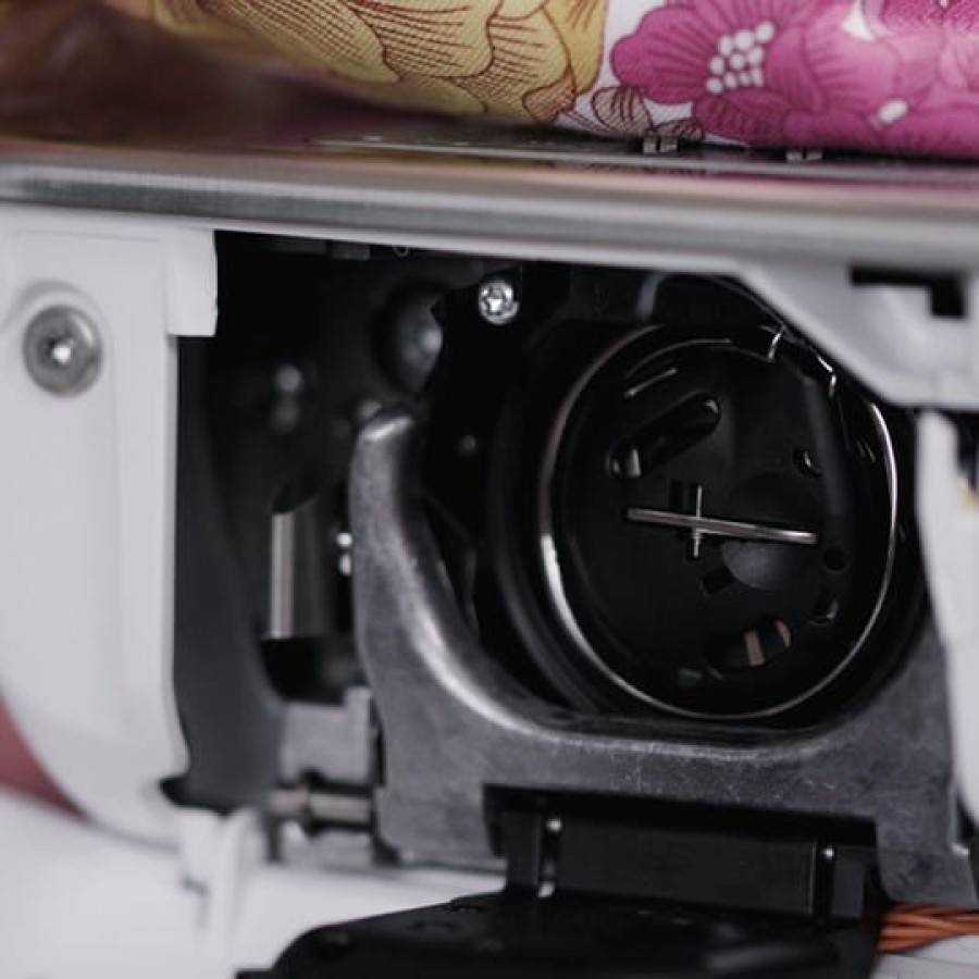 Швейная машина Bernina 475 QE